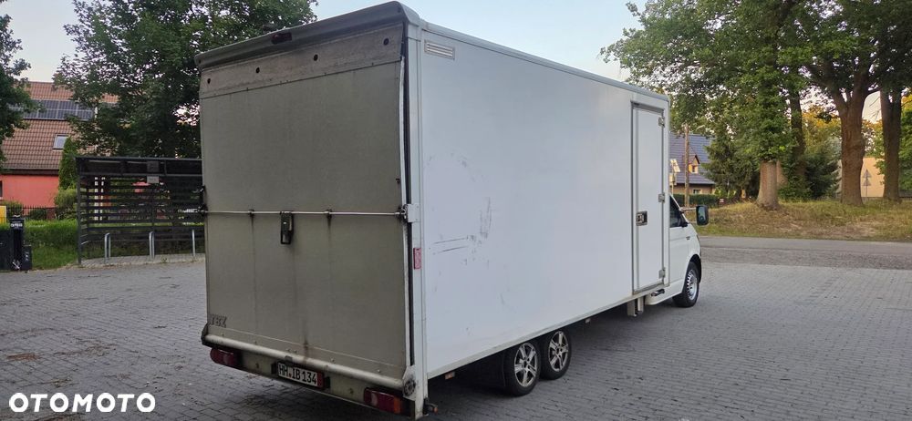 Volkswagen Transporter - 4