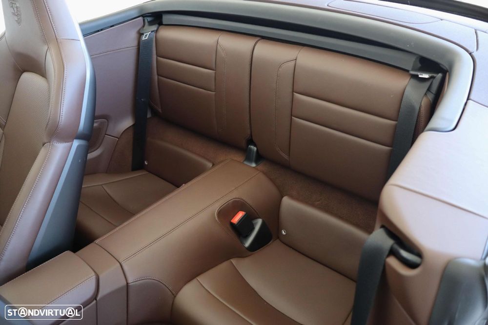 Porsche 911 (992) Carrera 4 PDK - 20