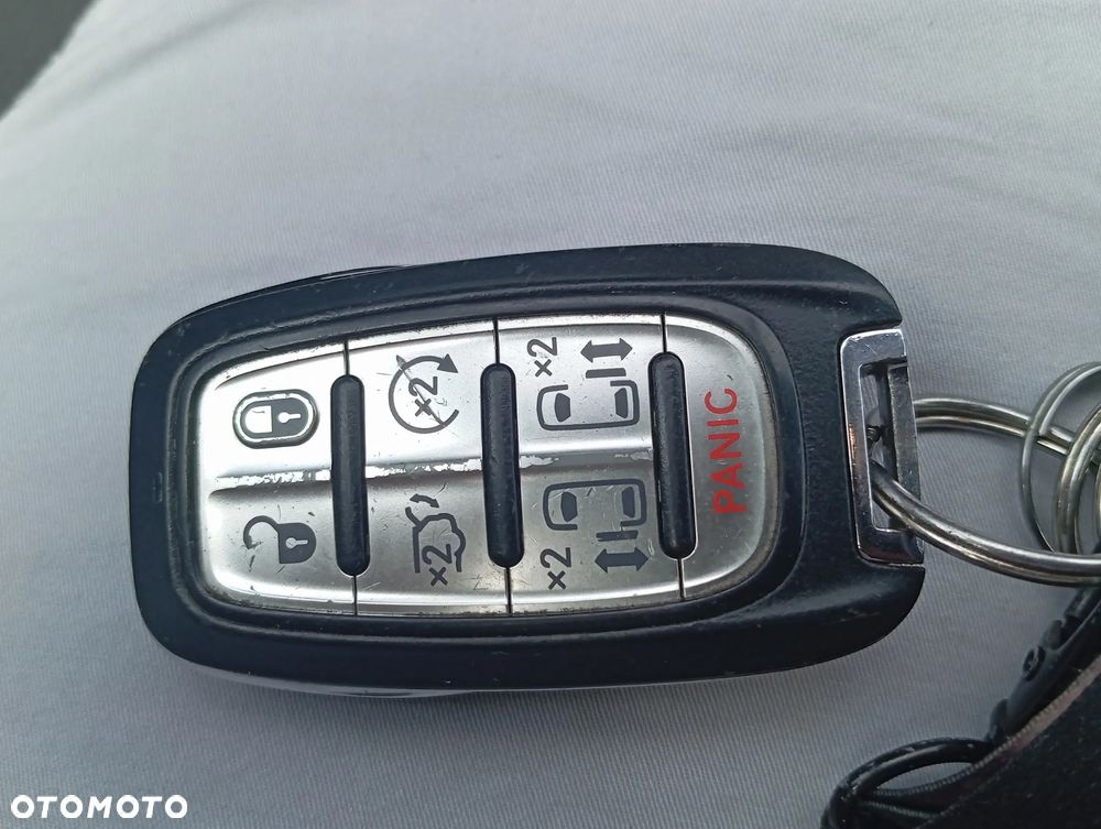 Chrysler Pacifica - 21