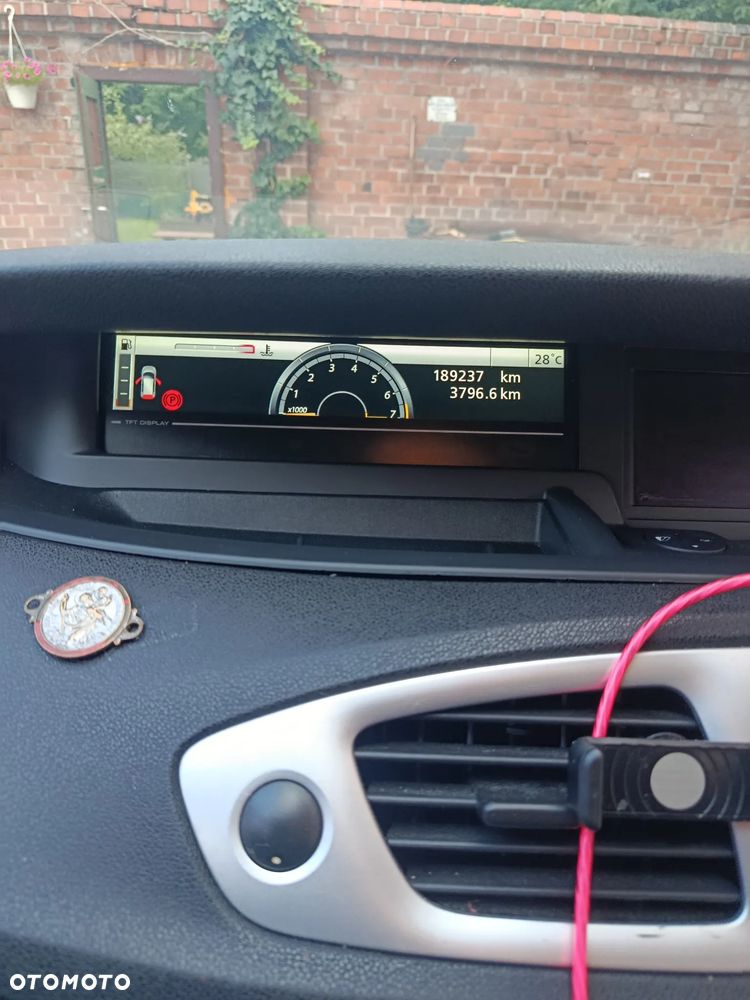 Renault Scenic 1.6 16V Authentique - 8