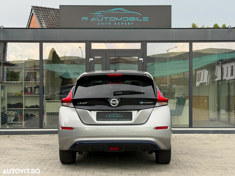 Nissan LEAF 62 kWh e+ N-Connecta - 11