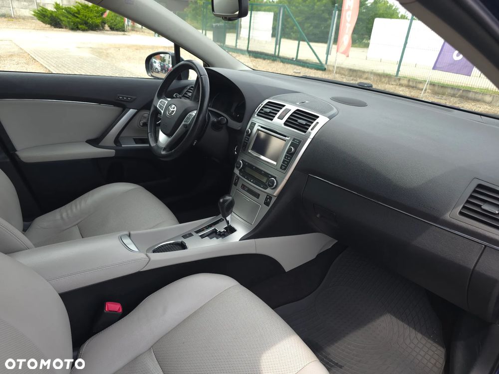 Toyota Avensis 2.0 Prestige NAVI MS - 15