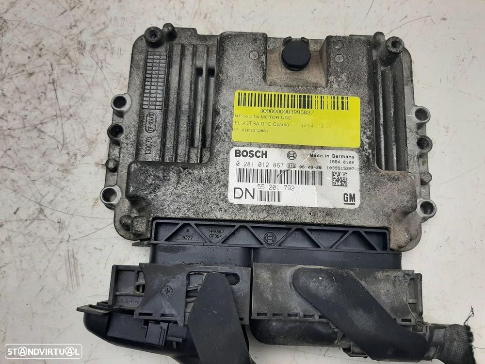 CENTRALINA MOTOR UCE OPEL ASTRA H 2006 -0281012867 - 2