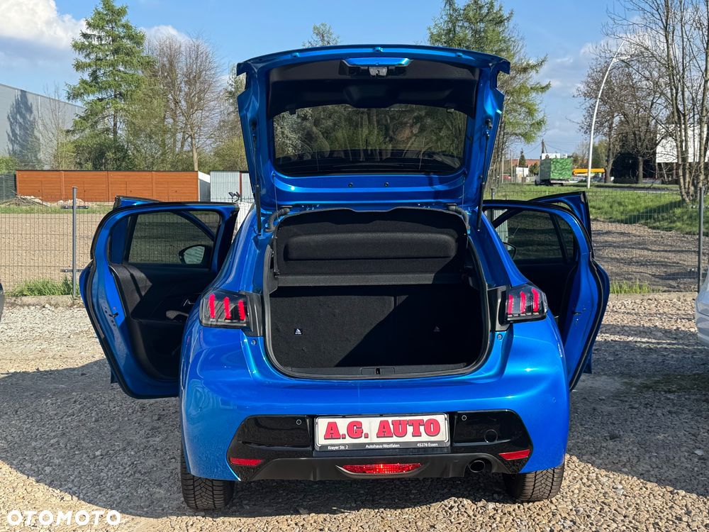Peugeot 208 - 18