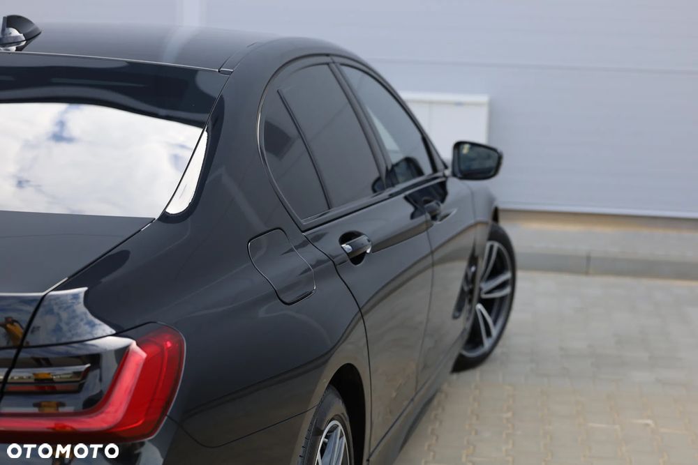 BMW Seria 7 750i xDrive sport - 6