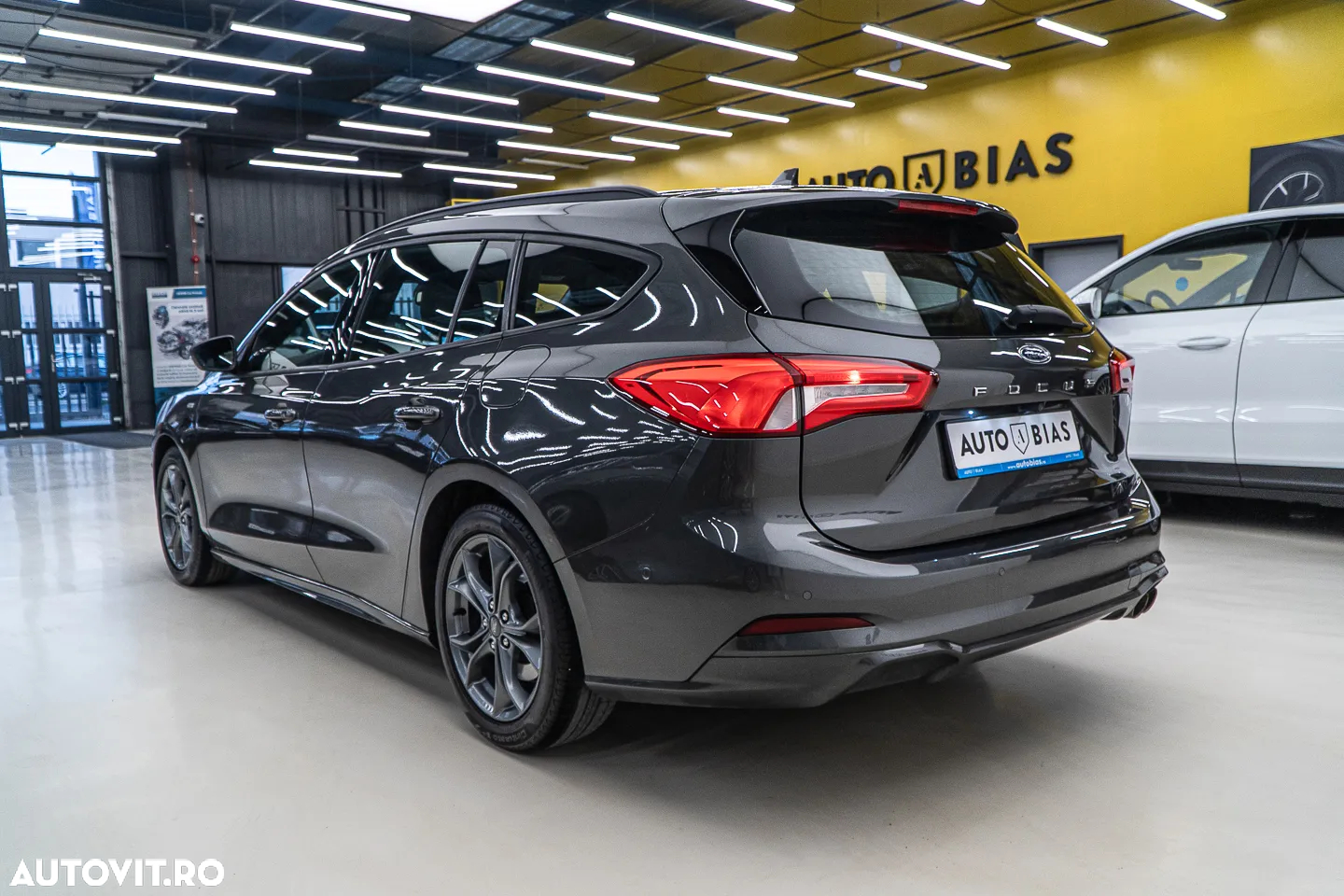 Ford Focus Turnier 1.0 EcoBoost Start-Stopp-System ST-LINE X - 5