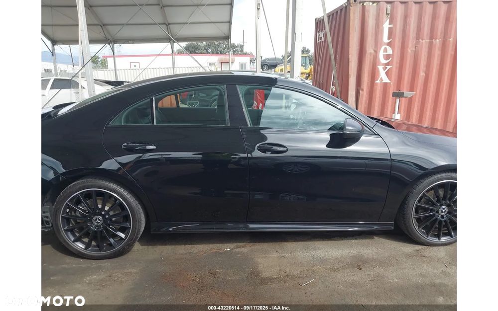 Mercedes-Benz CLA - 12
