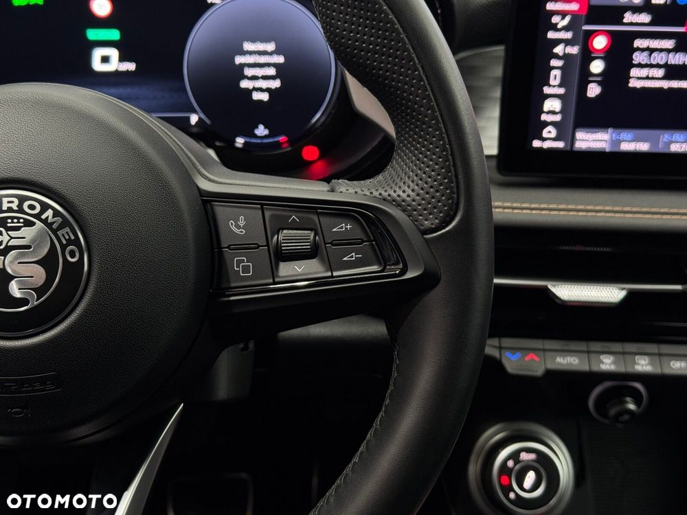 Alfa Romeo Tonale 1.5 T4 GSE mHEV Veloce DCT - 23