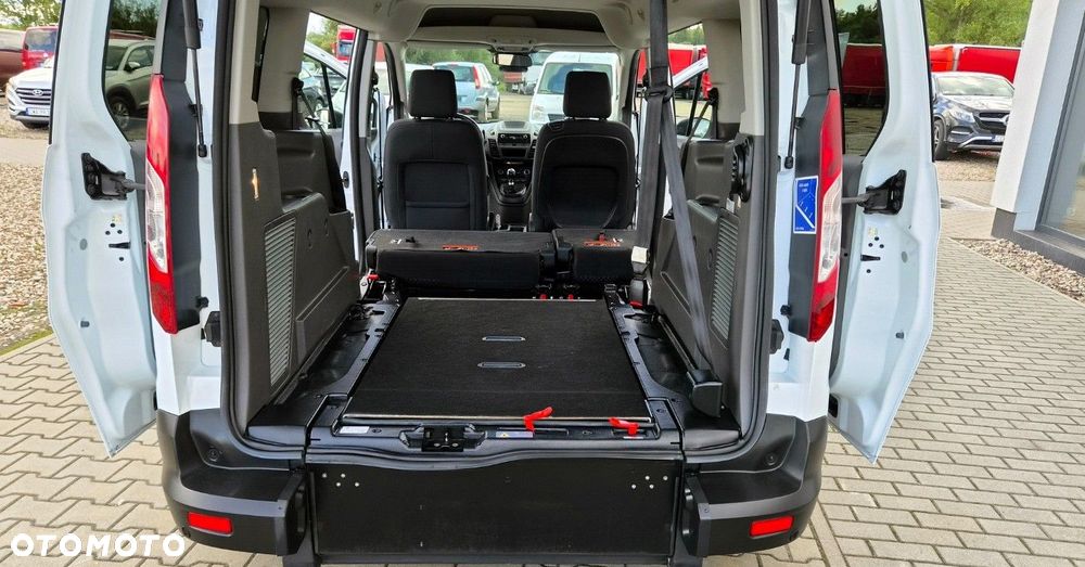 Ford Transit Connect - 8
