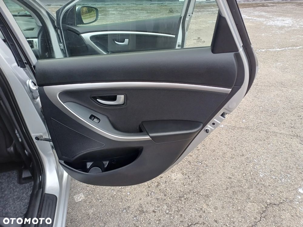 Hyundai i30 blue 1.6 GDI Style - 32