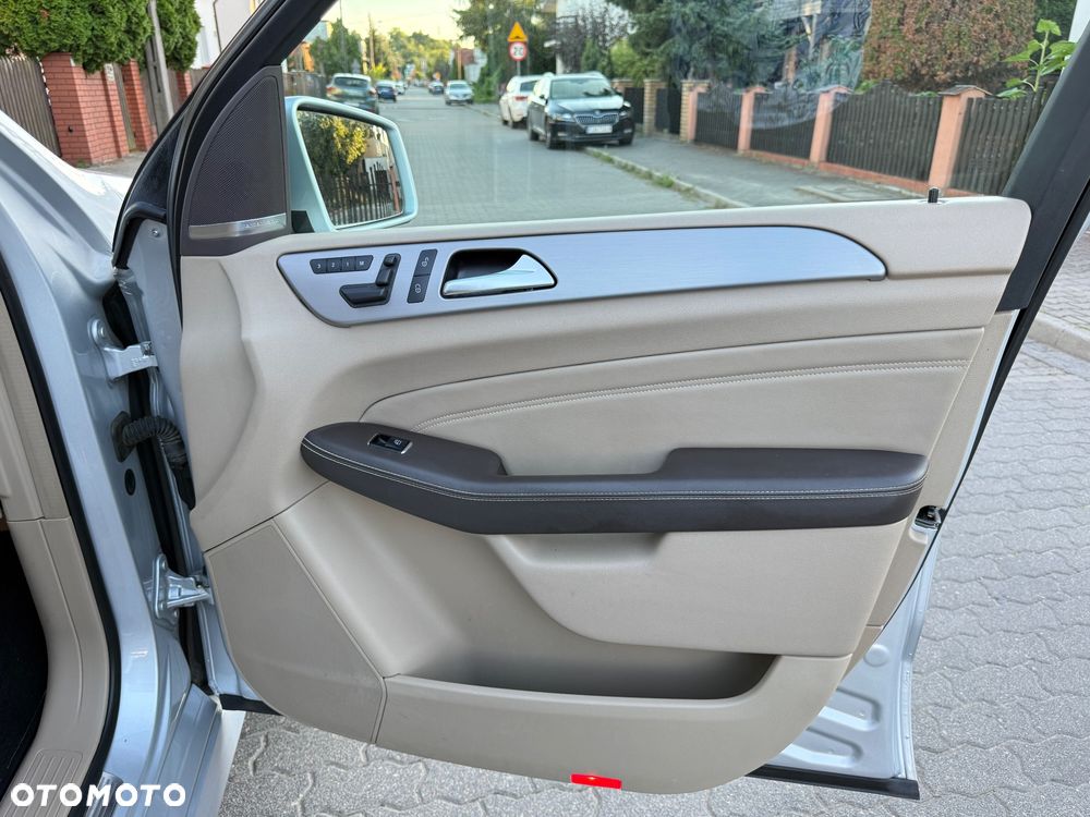 Mercedes-Benz ML 350 BlueTEC 4MATIC 7G-TRONIC - 16