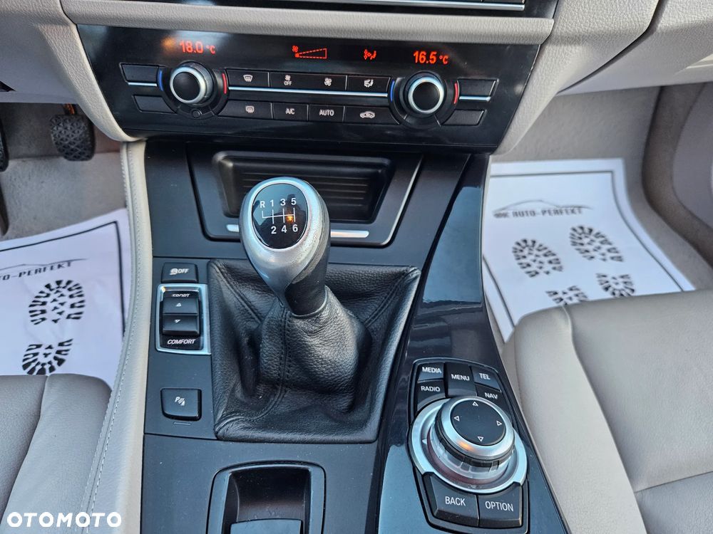 BMW Seria 5 520d Special Edition - 31