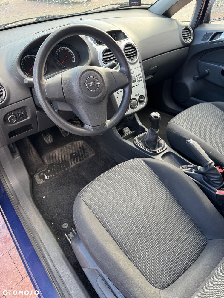Opel Corsa 1.2 16V Essentia - 9