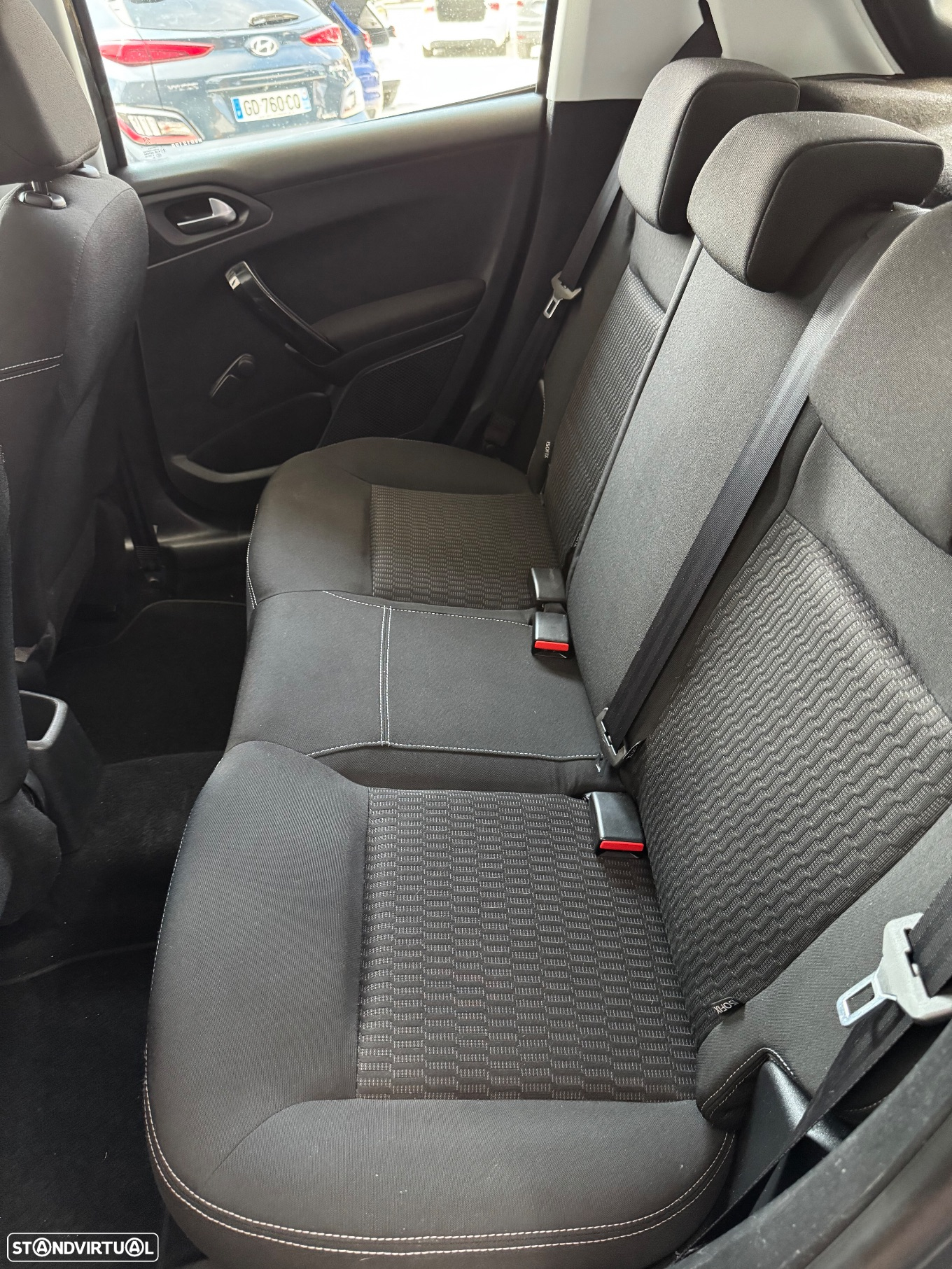 Peugeot 208 1.2 VTi SE Style - 12