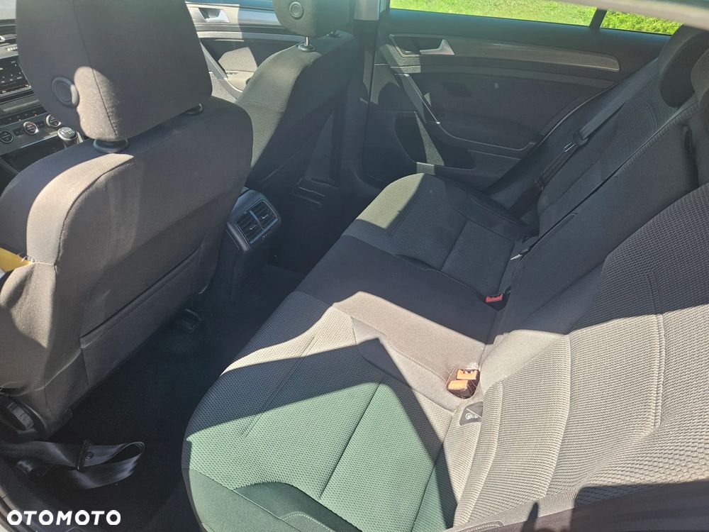 Volkswagen Golf - 15