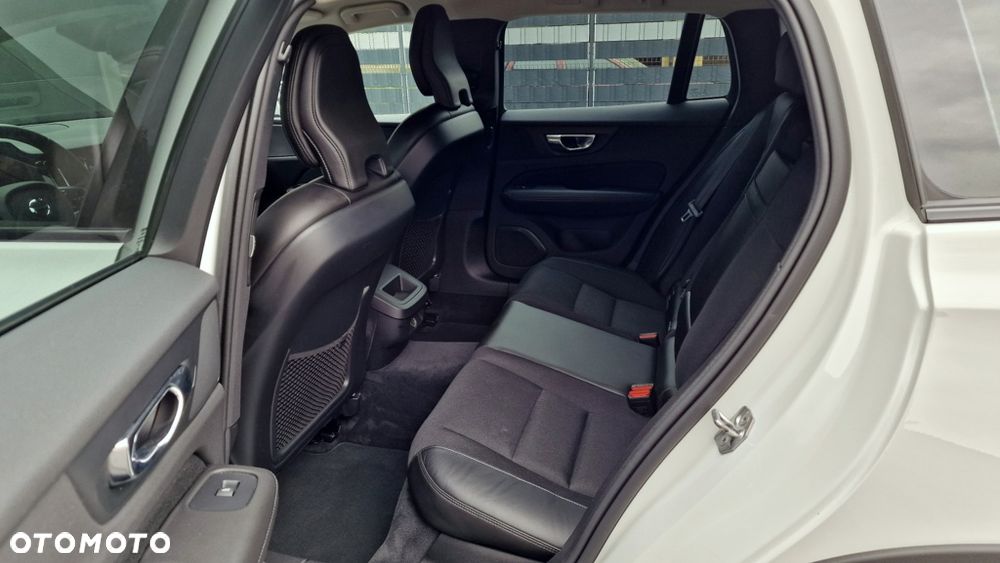 Volvo V60 Cross Country D4 AWD Geartronic - 21