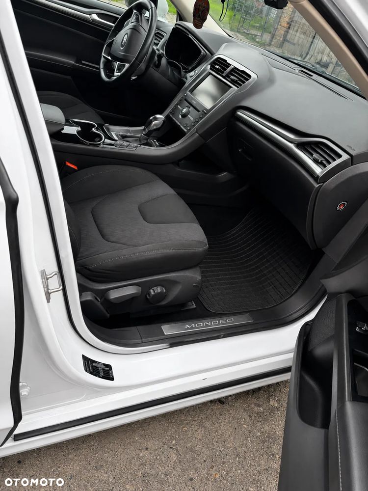 Ford Mondeo 2.0 EcoBoost Titanium - 6