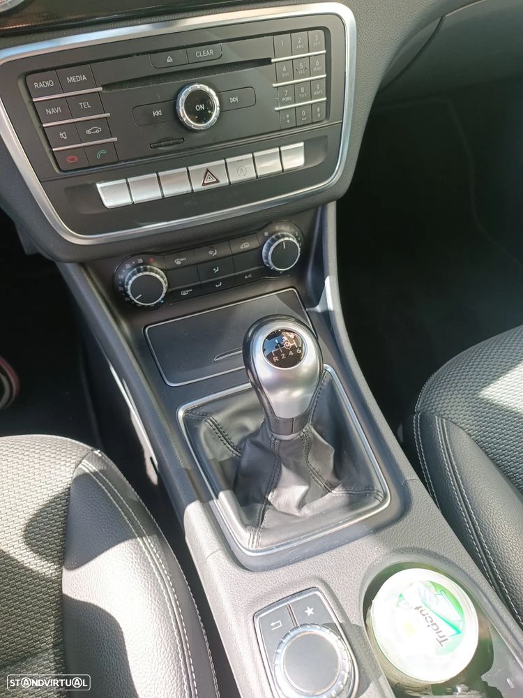 Mercedes-Benz CLA 180 d BlueEFFICIENCY Edition - 4