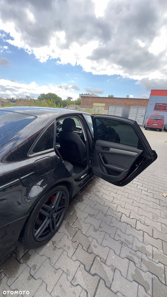 Audi A4 Limousine - 4