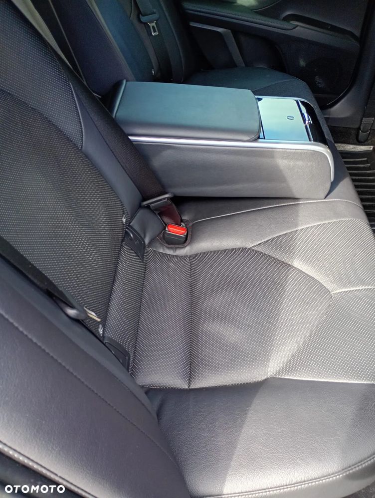 Toyota Camry 2.5 Hybrid Executive CVT - 29