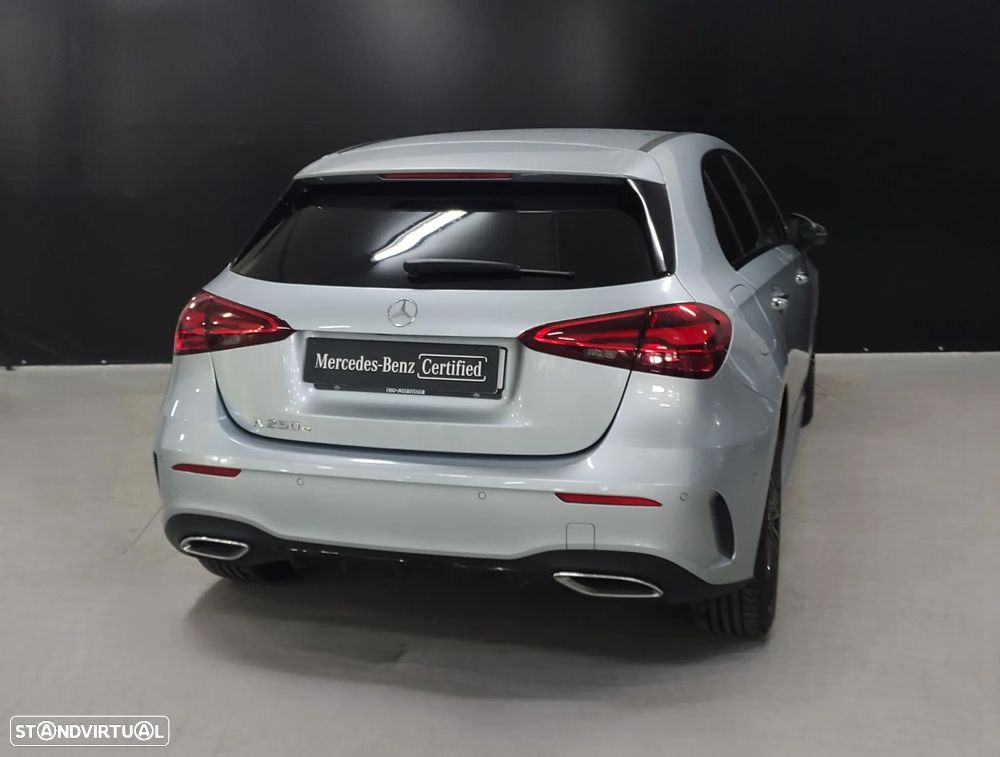 Mercedes-Benz A 250 e AMG Line - 3