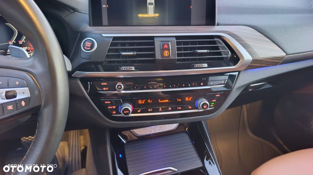BMW X3 xDrive20d Luxury Line - 14