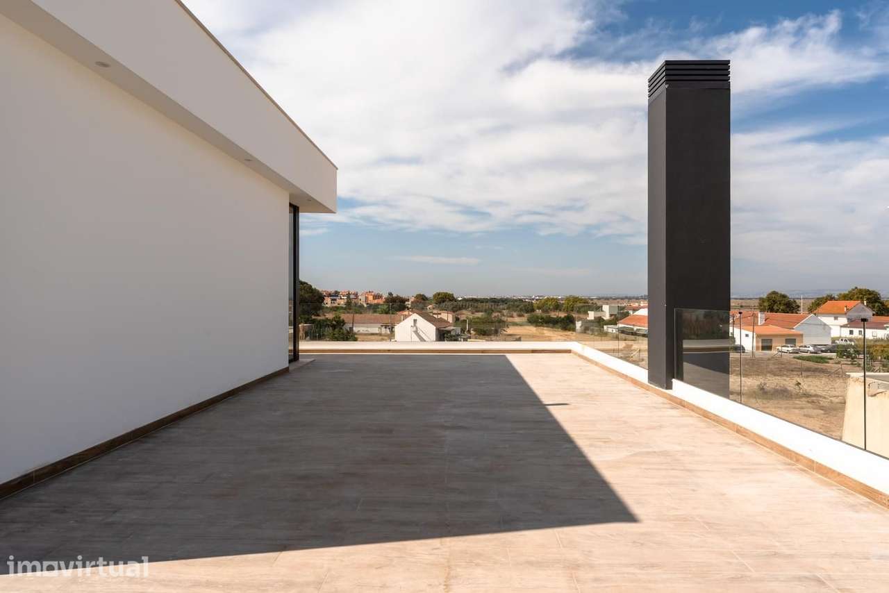 Moradia Isolada T4 com piscina, Alcochete - Grande imagem: 2/23