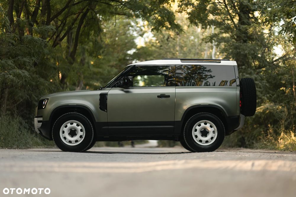 Land Rover Defender 3.0 D200 mHEV - 21