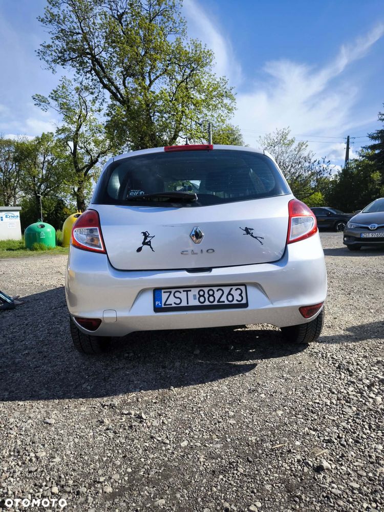 Renault Clio 1.2 16V 75 TomTom Edition - 3
