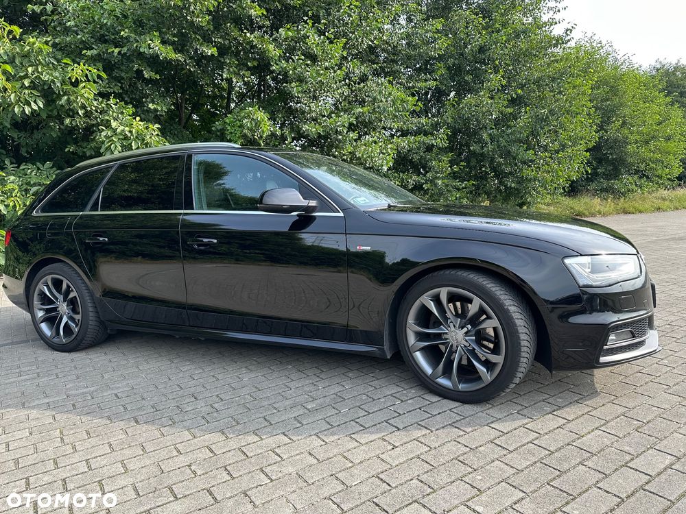 Audi A4 Avant 2.0 TDI DPF quattro S tronic S line Sportpaket - 4