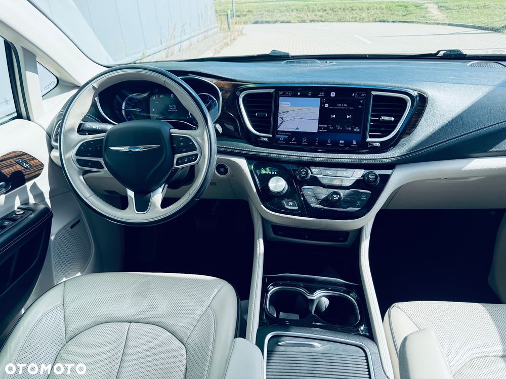 Chrysler Pacifica - 26