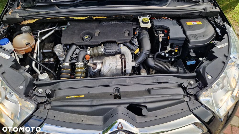 Citroën DS4 1.6 HDi SoChic - 16