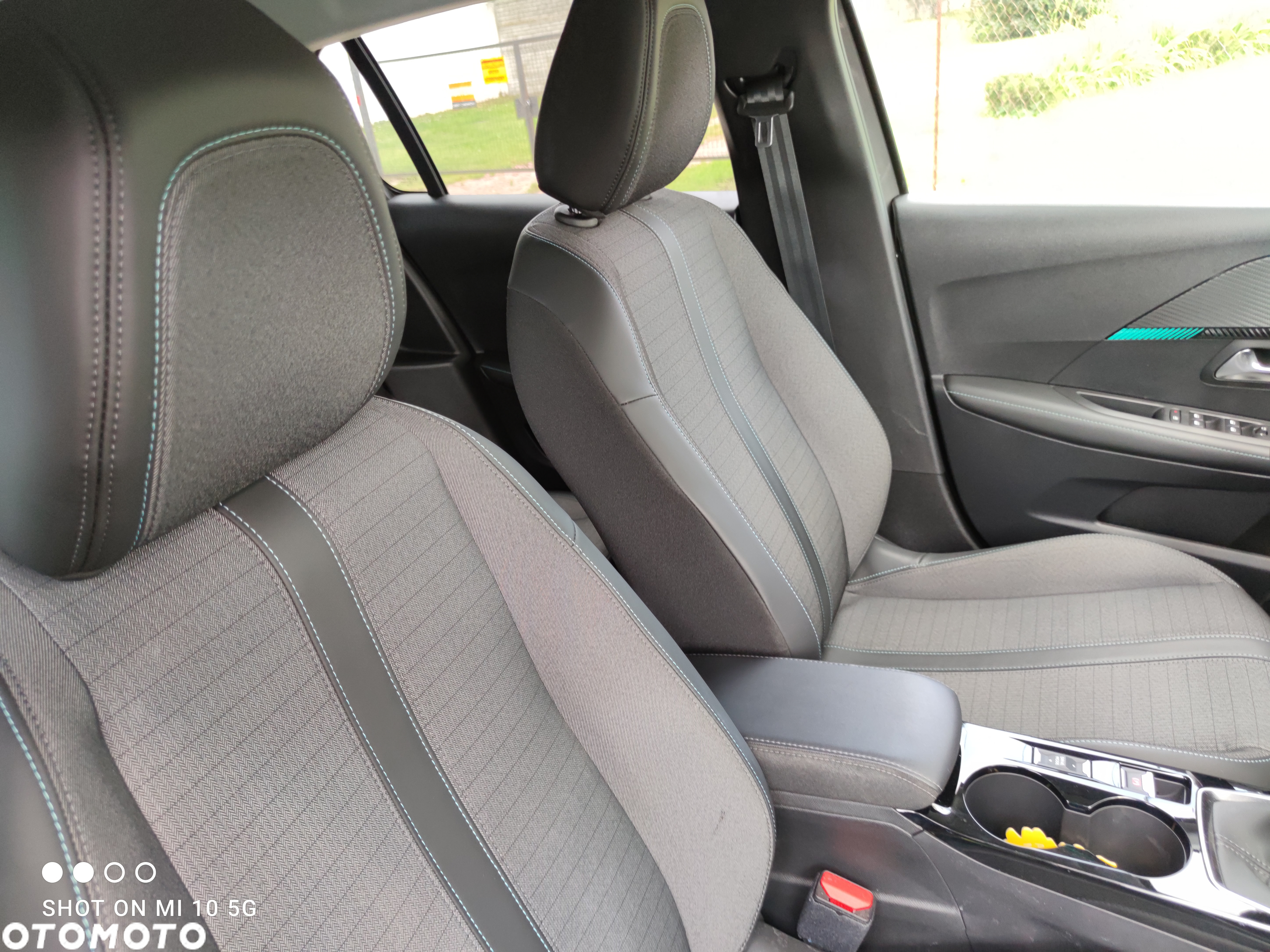 Peugeot 208 PureTech 100 Allure - 14