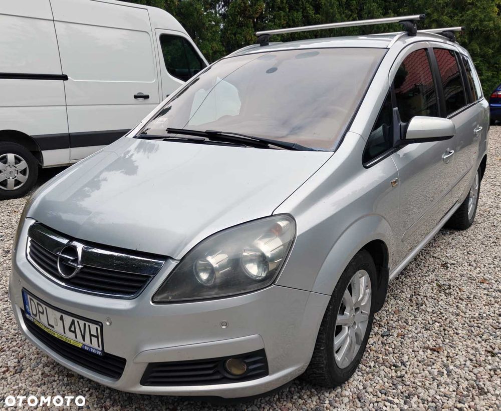 Opel Zafira 1.9 CDTI Cosmo - 1