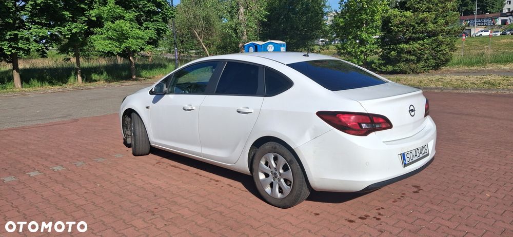 Opel Astra 1.6 EU6 - 9