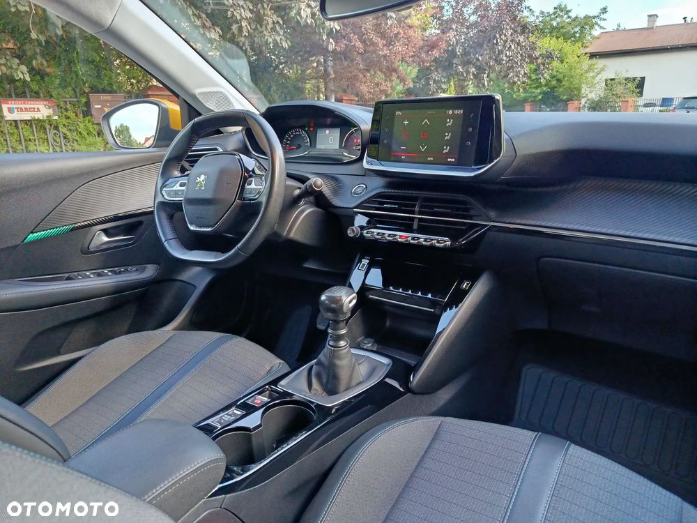Peugeot 208 TURBO 100 Allure - 9