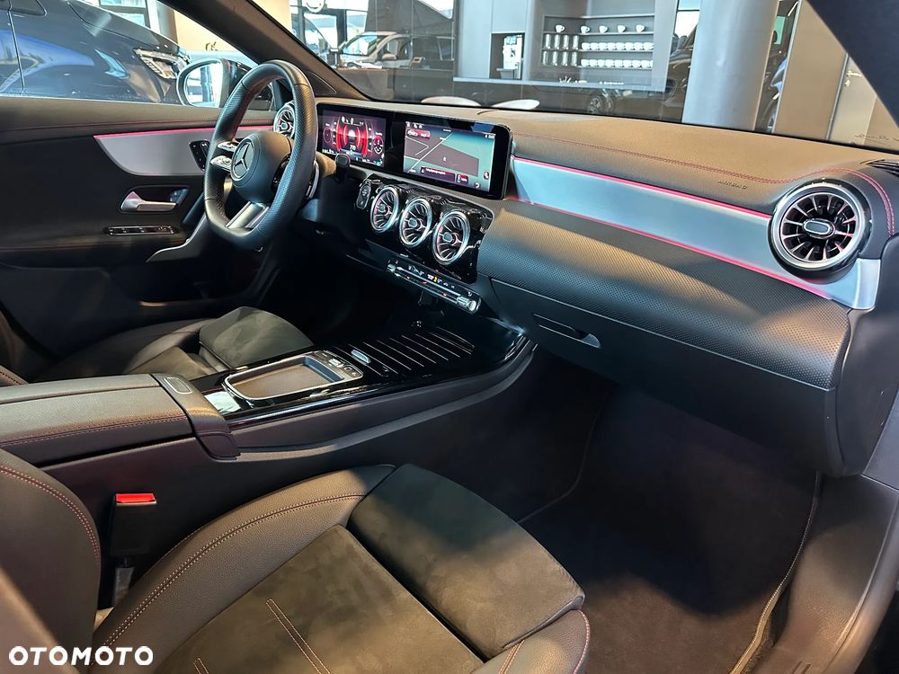 Mercedes-Benz CLA 200 mHEV AMG Line 7G-DCT - 16