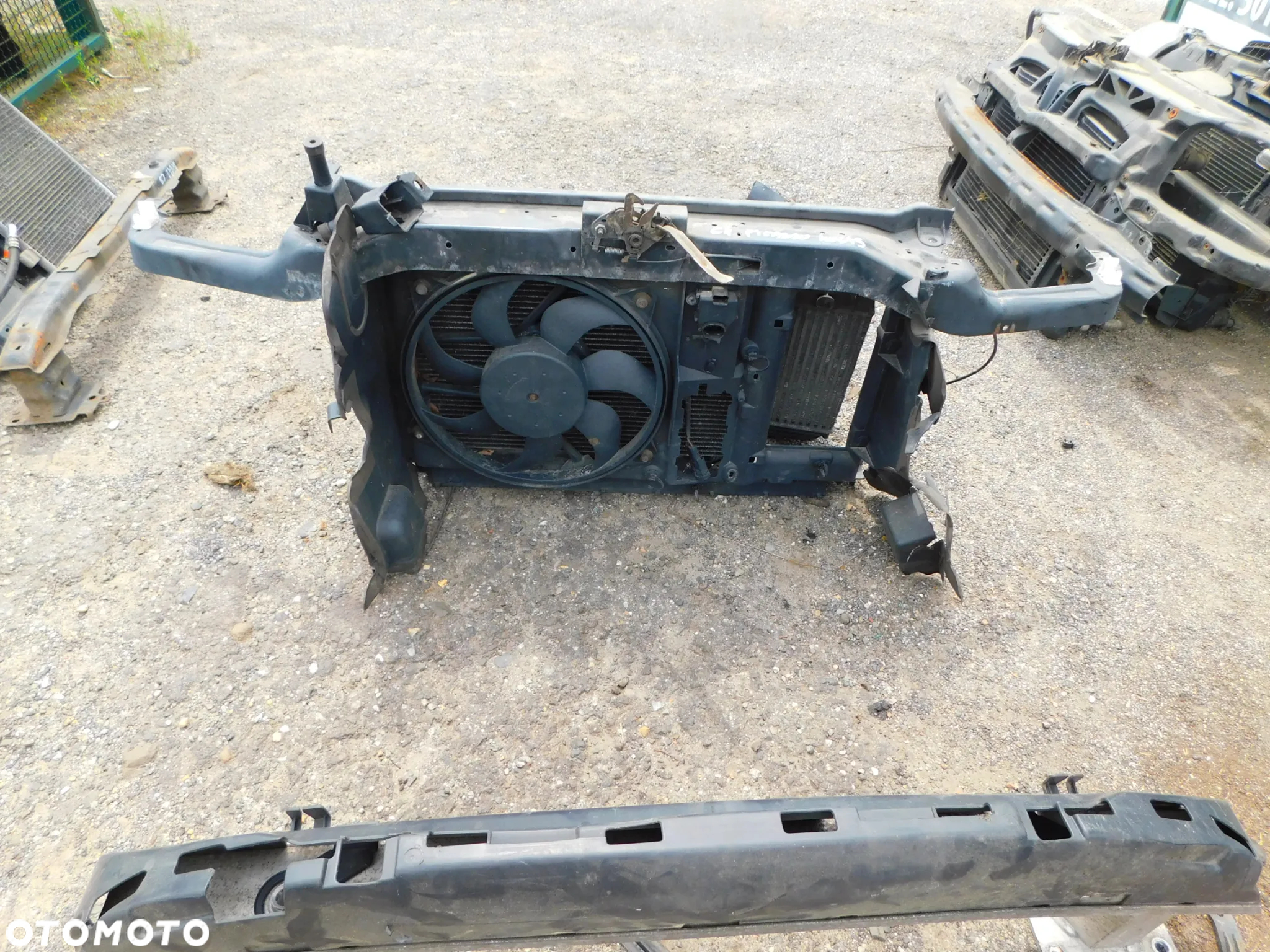 citroen C4 picasso pas przedni  nr 40645 WYSYŁKA - 2