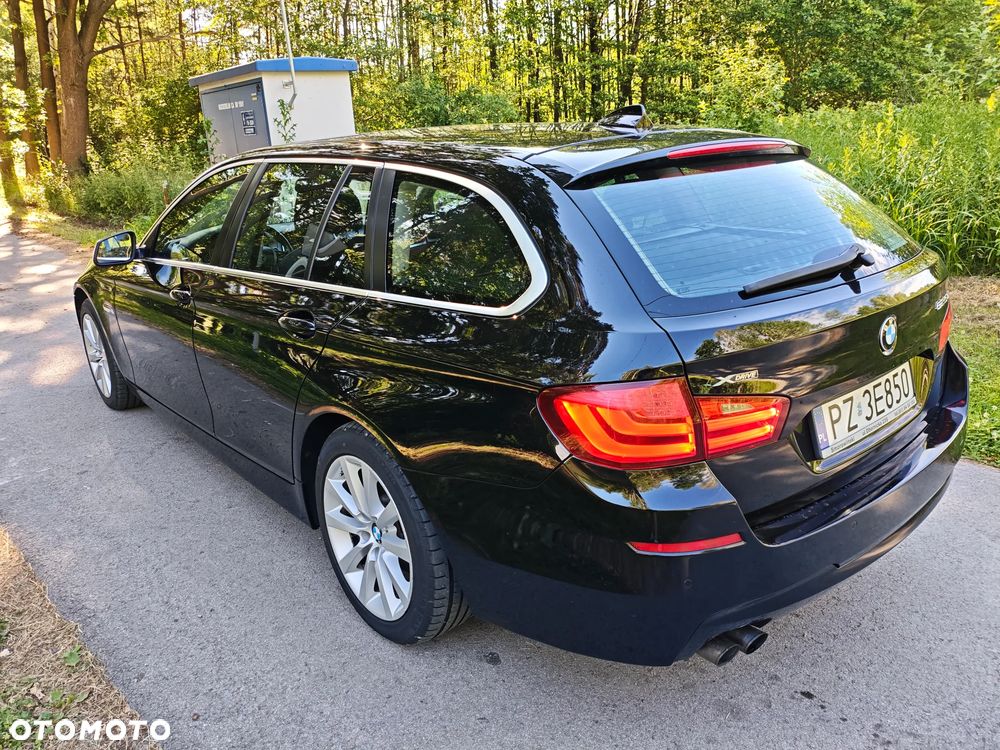 BMW Seria 5 525d xDrive - 9