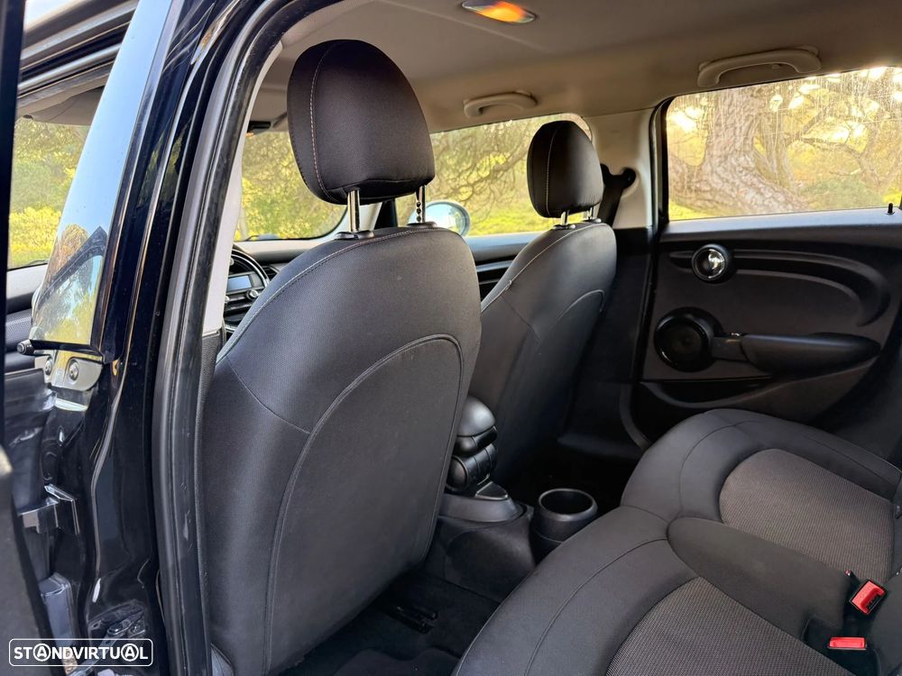 MINI 5 Portas Cooper D Aut. - 12