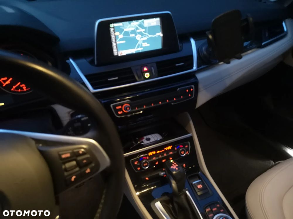 BMW Seria 2 218d Sport-Aut Luxury Line - 12