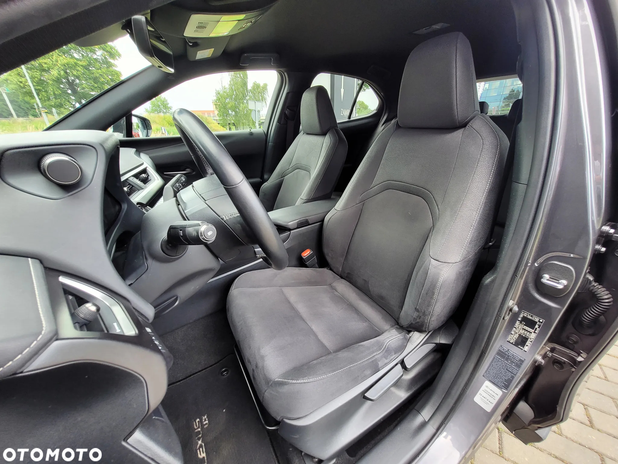 Lexus UX 200 GPF Business Edition 2WD - 12