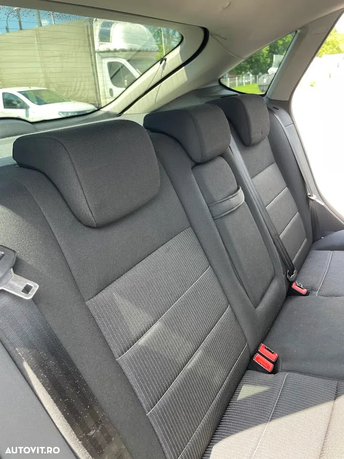 Ford Focus 1.6 TDCI DPF Titanium - 6