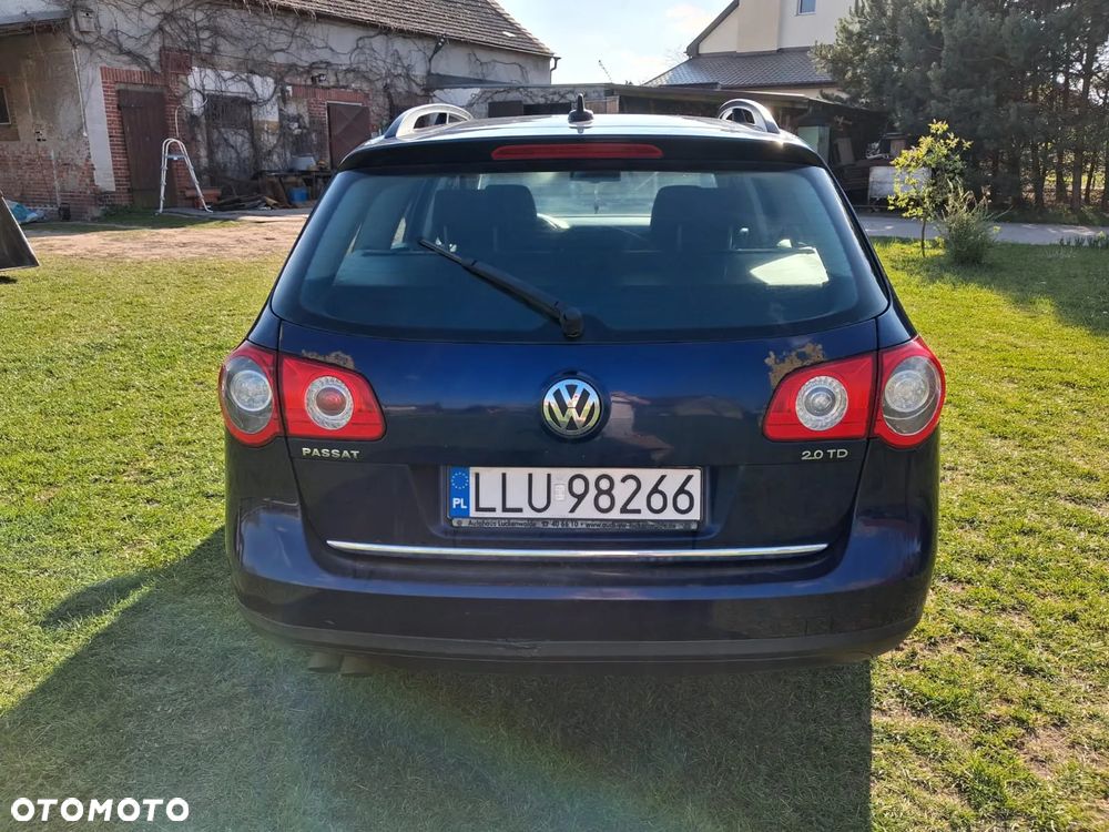 Volkswagen Passat - 4