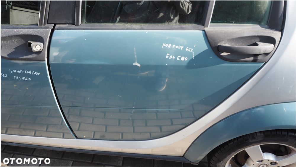 SMART FORFOUR DRZWI LEWY TYŁ KOLOR: EB4 EA0 - 1