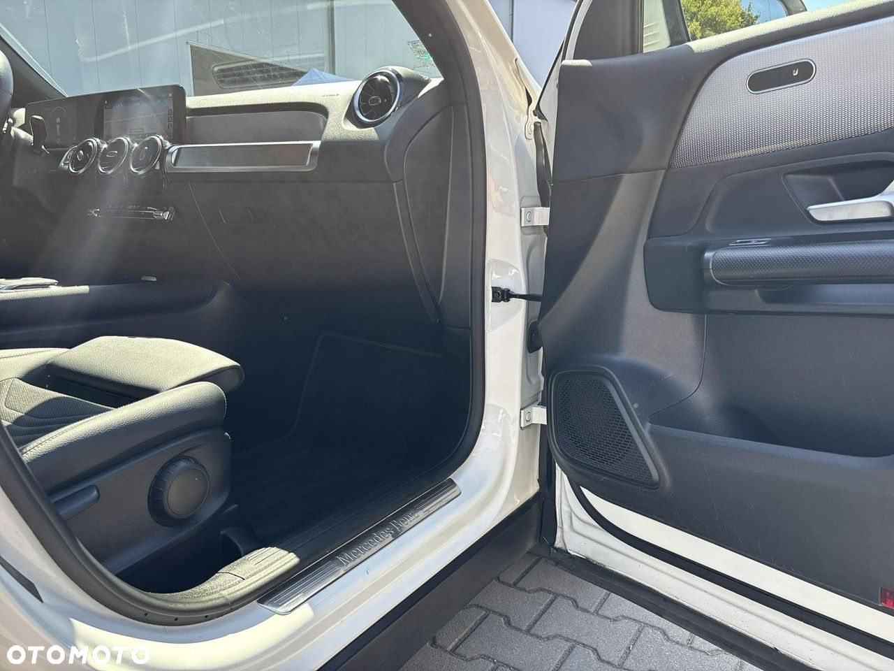 Mercedes-Benz GLB 200 7G-DCT - 18