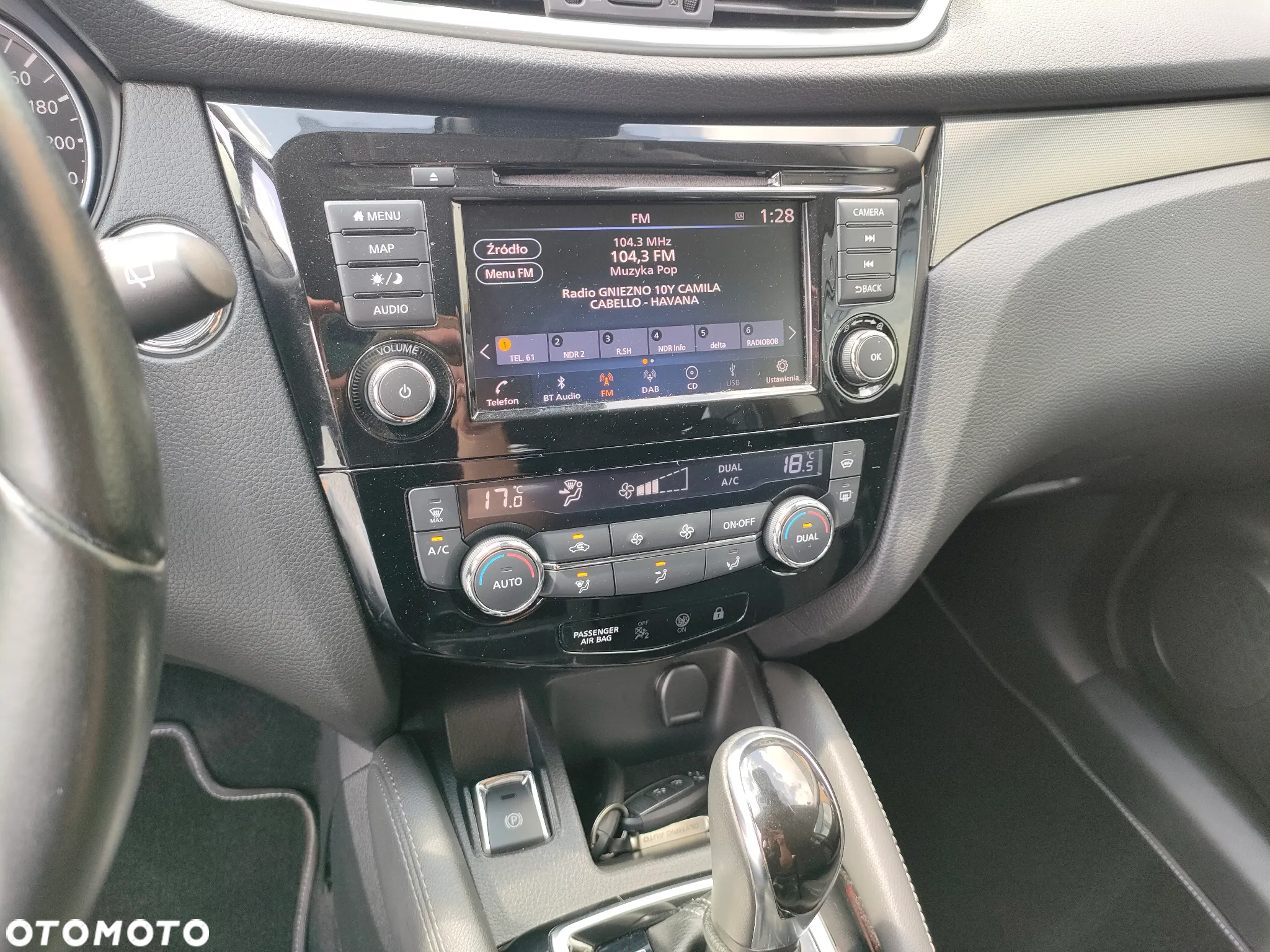Nissan Qashqai 1.3 DIG-T N-Connecta DCT - 22