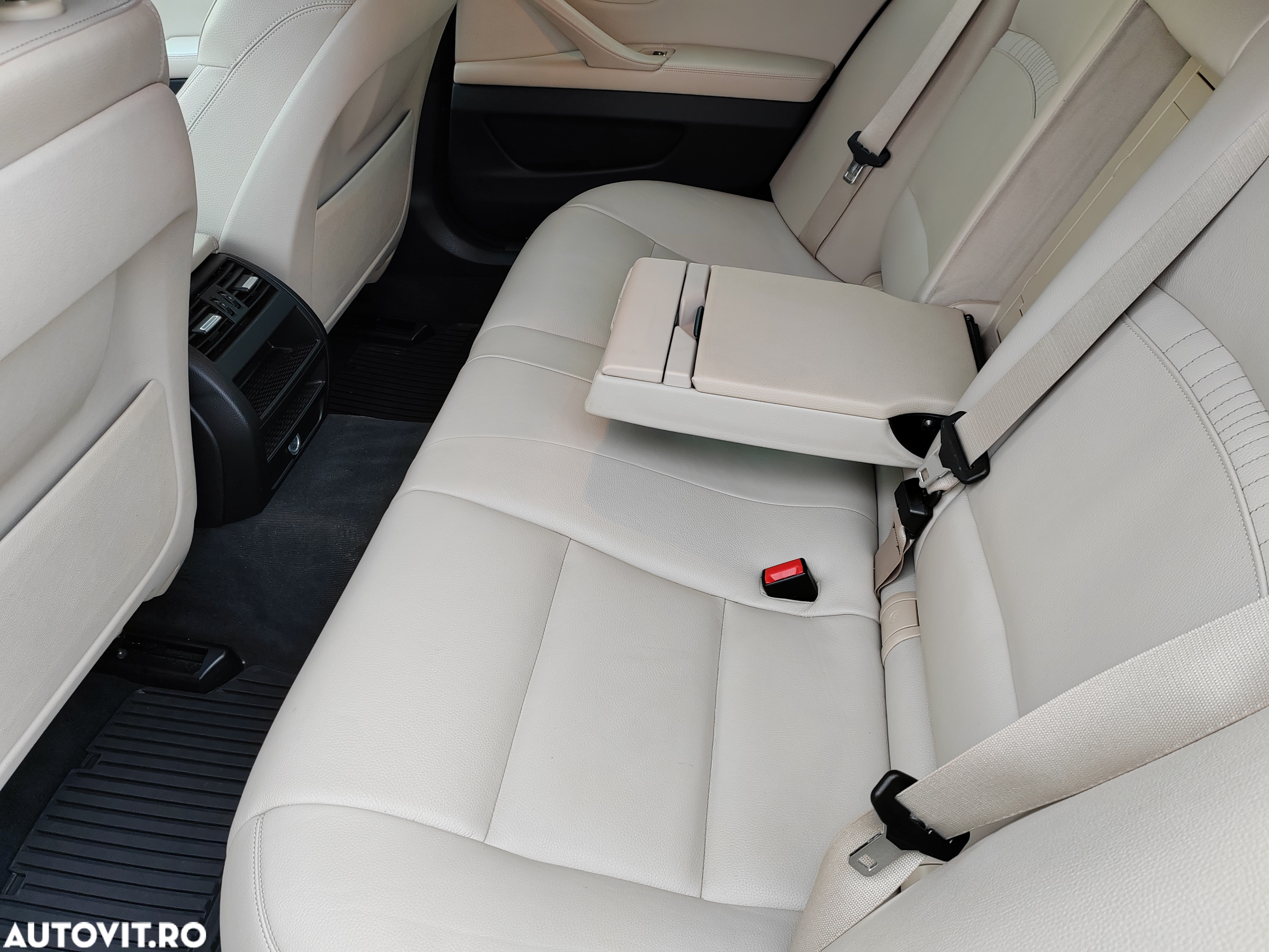 BMW Seria 5 525d xDrive AT - 13