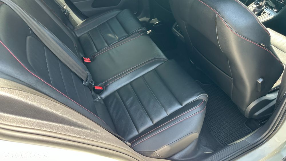 Volkswagen Golf - 27