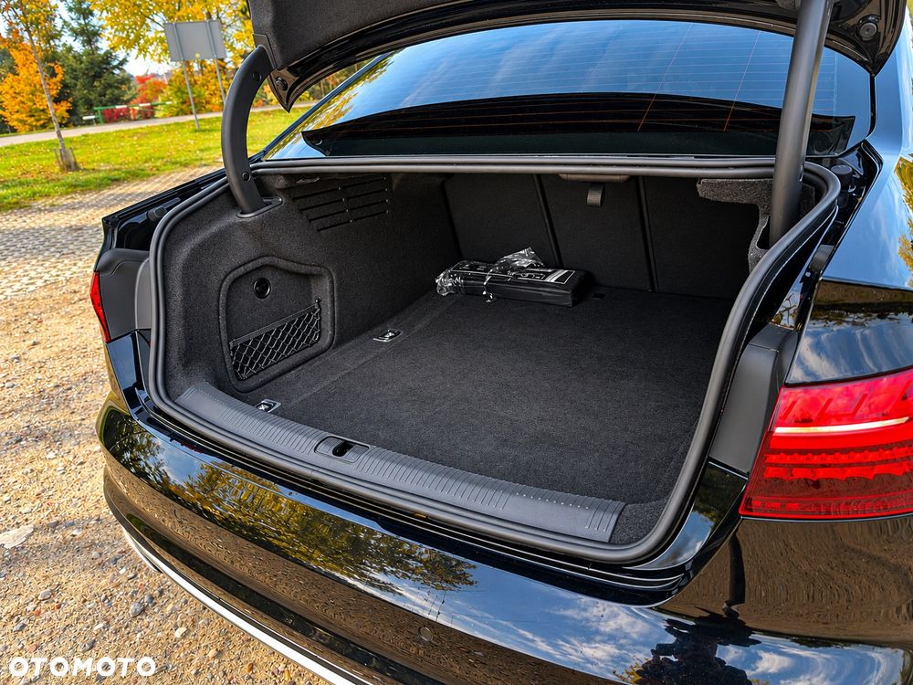 Audi A4 Limousine - 16